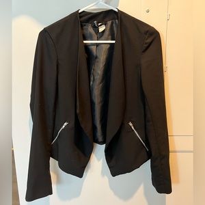 H&M cropped blazer with zipper pockets